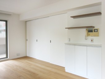 リビングを可動式の間仕切りで明るく広い空間に リビングを可動式の間仕切りで明るく広い空間に